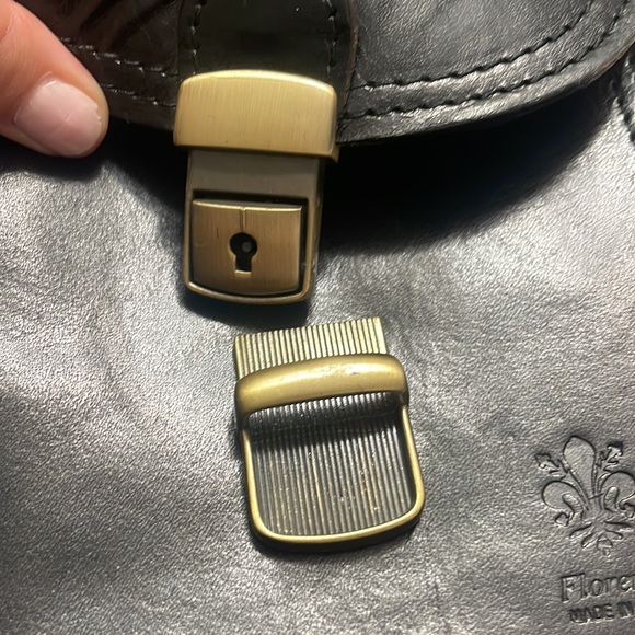 Florence Made in Italy Crossbody - Picture 10 of 10